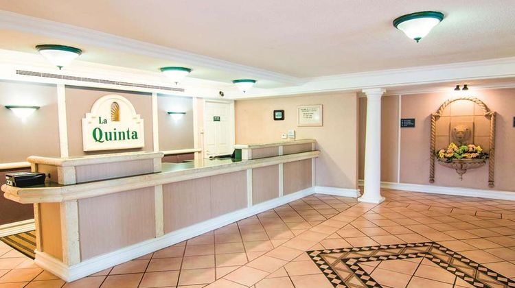 Baymont Indianapolis Airport Lynhurst Lobby