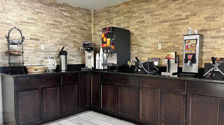 <b>Baymont Indianapolis Airport Lynhurst Restaurant</b>. Images powered by <a href="https://iceportal.shijigroup.com/" title="IcePortal" target="_blank">IcePortal</a>.