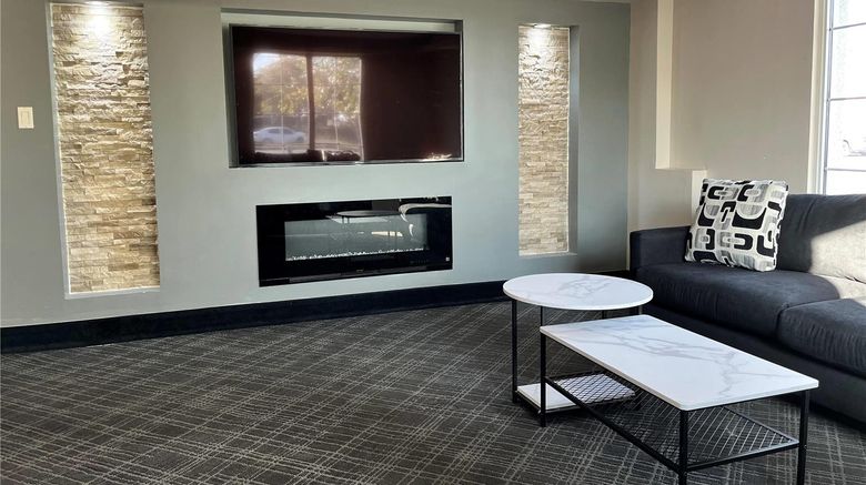 <b>Baymont Indianapolis Airport Lynhurst Lobby</b>. Images powered by <a href="https://iceportal.shijigroup.com/" title="IcePortal" target="_blank">IcePortal</a>.
