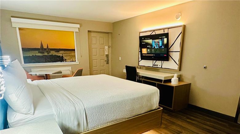 <b>La Quinta Inn John Wayne Orange Cty Arpt Room</b>. Images powered by <a href="https://iceportal.shijigroup.com/" title="IcePortal" target="_blank">IcePortal</a>.