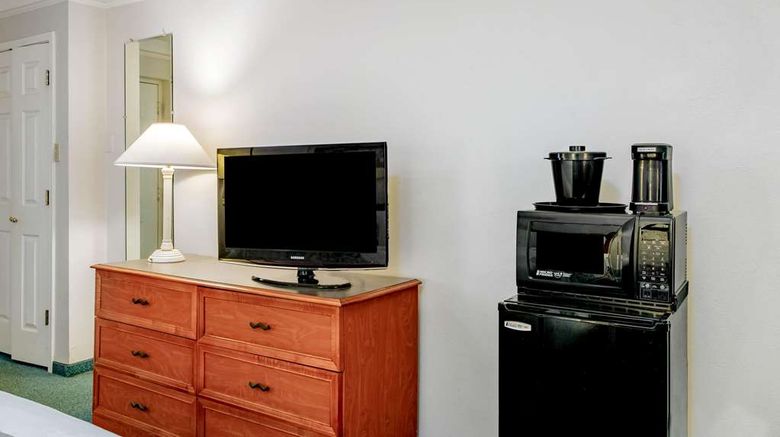 <b>Baymont by Wyndham Abilene Room</b>. Images powered by <a href="https://iceportal.shijigroup.com/" title="IcePortal" target="_blank">IcePortal</a>.