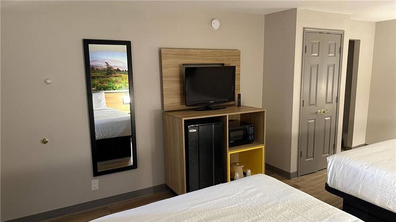 <b>Days Inn by Wyndham Reno Room</b>. Images powered by <a href="https://iceportal.shijigroup.com/" title="IcePortal" target="_blank">IcePortal</a>.