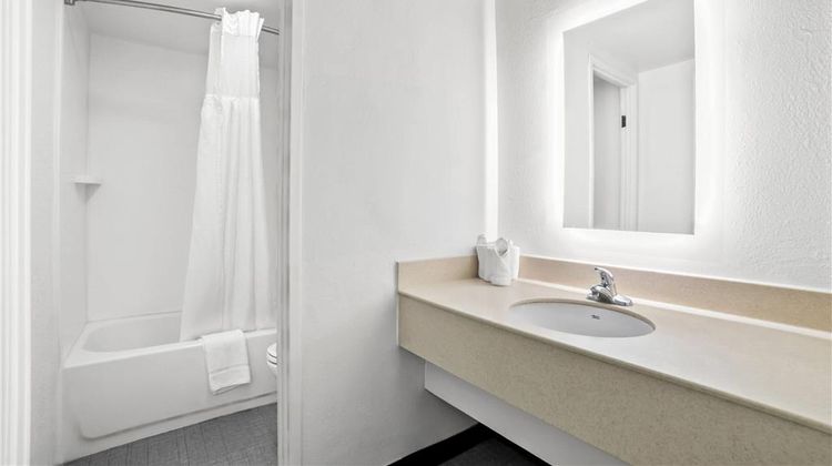 Howard Johnson Columbus Fort Moore Room