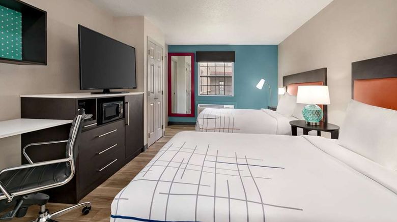 <b>La Quinta Inn Columbus Airport Area Room</b>. Images powered by <a href="https://iceportal.shijigroup.com/" title="IcePortal" target="_blank">IcePortal</a>.