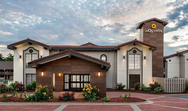 La Quinta Inn Columbus Airport Area Exterior