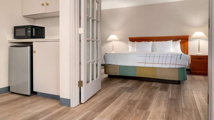 La Quinta Inn Columbus Airport Area Suite