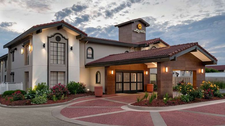 <b>La Quinta Inn Columbus Airport Area Exterior</b>. Images powered by <a href="https://iceportal.shijigroup.com/" title="IcePortal" target="_blank">IcePortal</a>.