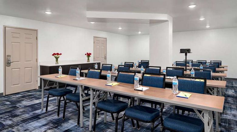 <b>La Quinta Inn Columbus Airport Area Meeting</b>. Images powered by <a href="https://iceportal.shijigroup.com/" title="IcePortal" target="_blank">IcePortal</a>.