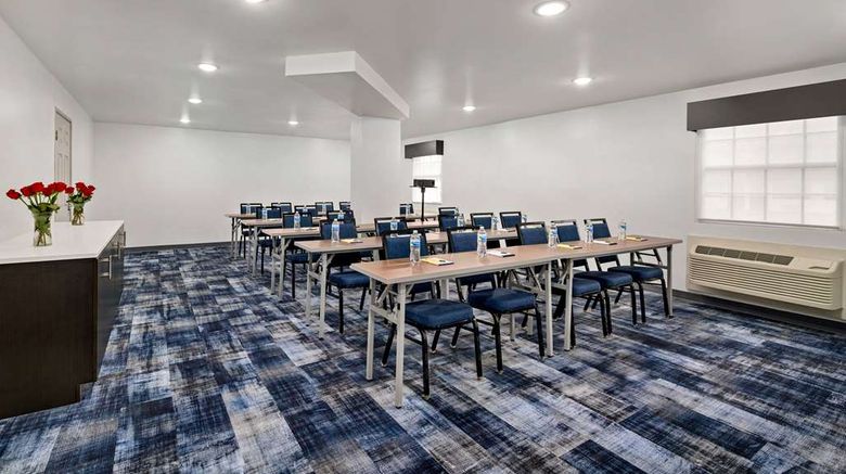 <b>La Quinta Inn Columbus Airport Area Meeting</b>. Images powered by <a href="https://iceportal.shijigroup.com/" title="IcePortal" target="_blank">IcePortal</a>.