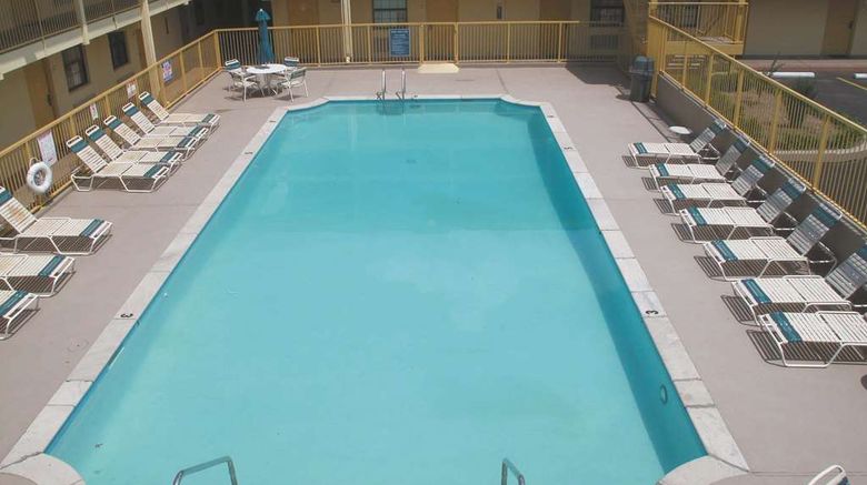 <b>La Quinta Inn by Wyndham Nashville South Pool</b>. Images powered by <a href="https://iceportal.shijigroup.com/" title="IcePortal" target="_blank">IcePortal</a>.