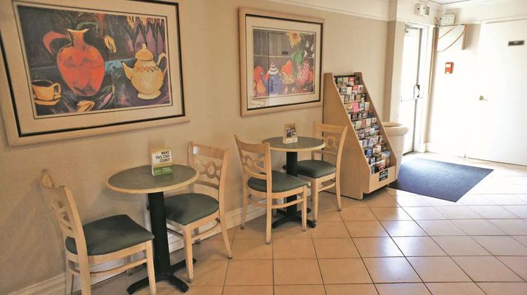 La Quinta Inn Lexington Lobby