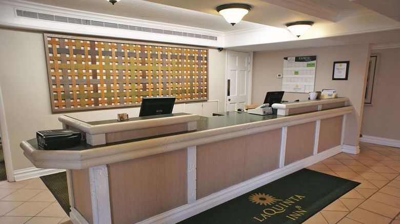 <b>La Quinta Inn Lexington Lobby</b>. Images powered by <a href="https://iceportal.shijigroup.com/" title="IcePortal" target="_blank">IcePortal</a>.