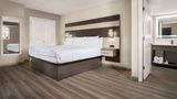 <b>La Quinta Inn Lexington Suite</b>. Images powered by <a href="https://iceportal.shijigroup.com/" title="IcePortal" target="_blank">IcePortal</a>.
