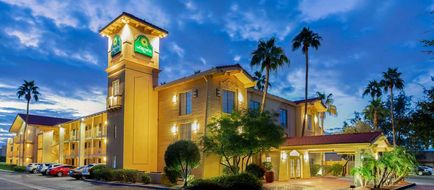La Quinta Inn Phoenix Sky Harbor Arpt Exterior