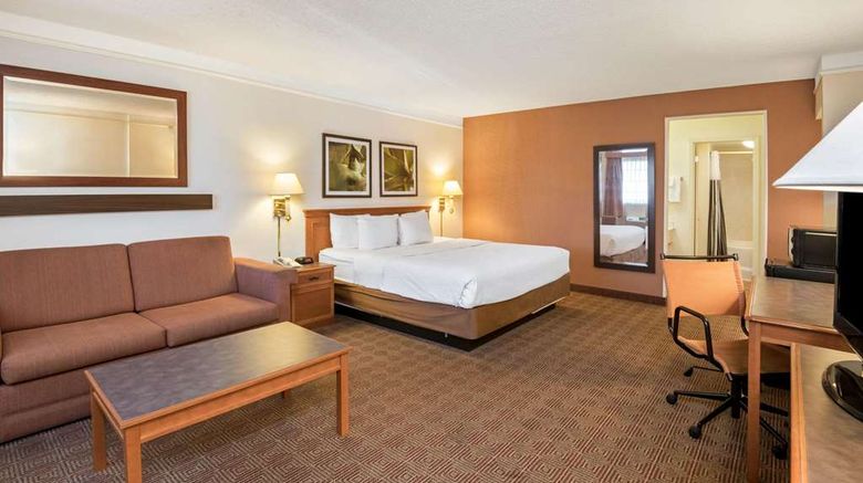 <b>La Quinta Inn San Antonio Market Square Suite</b>. Images powered by <a href="https://iceportal.shijigroup.com/" title="IcePortal" target="_blank">IcePortal</a>.