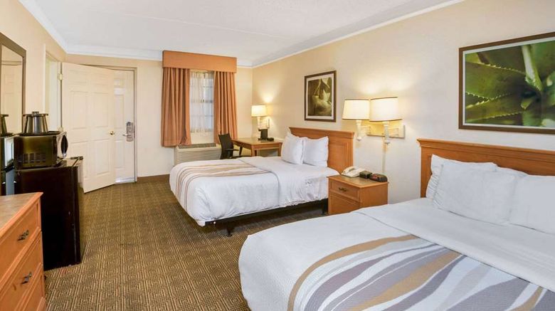 <b>La Quinta Inn San Antonio Market Square Room</b>. Images powered by <a href="https://iceportal.shijigroup.com/" title="IcePortal" target="_blank">IcePortal</a>.