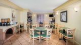 Super 8 by Wyndham Eagle Pass Restaurant