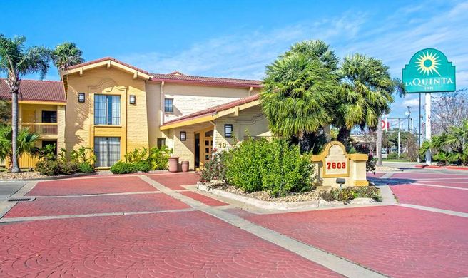 La Quinta Inn Victoria Exterior