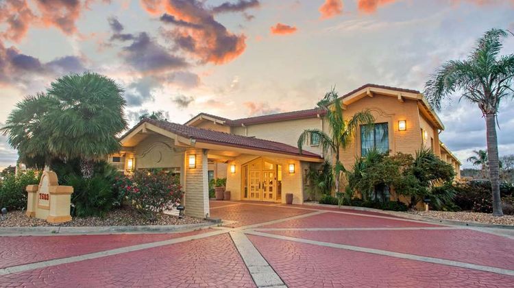 La Quinta Inn Victoria Exterior