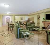 La Quinta Inn Victoria Lobby