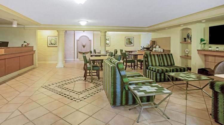 La Quinta Inn Victoria Lobby