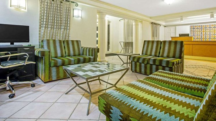 La Quinta Inn Victoria Lobby