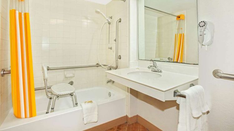 La Quinta Inn Victoria Room