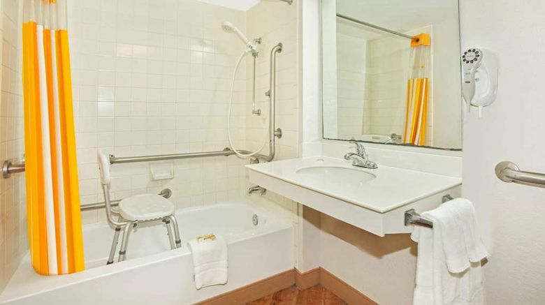<b>La Quinta Inn Victoria Room</b>. Images powered by <a href="https://iceportal.shijigroup.com/" title="IcePortal" target="_blank">IcePortal</a>.