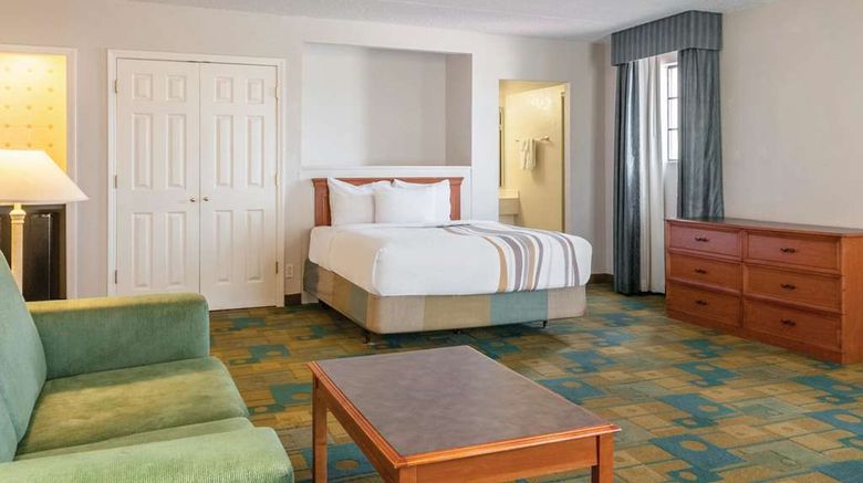 <b>La Quinta Inn New Orleans West Bank Suite</b>. Images powered by <a href="https://iceportal.shijigroup.com/" title="IcePortal" target="_blank">IcePortal</a>.