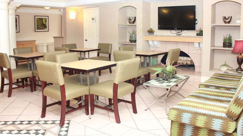 <b>La Quinta Inn New Orleans West Bank Lobby</b>. Images powered by <a href="https://iceportal.shijigroup.com/" title="IcePortal" target="_blank">IcePortal</a>.