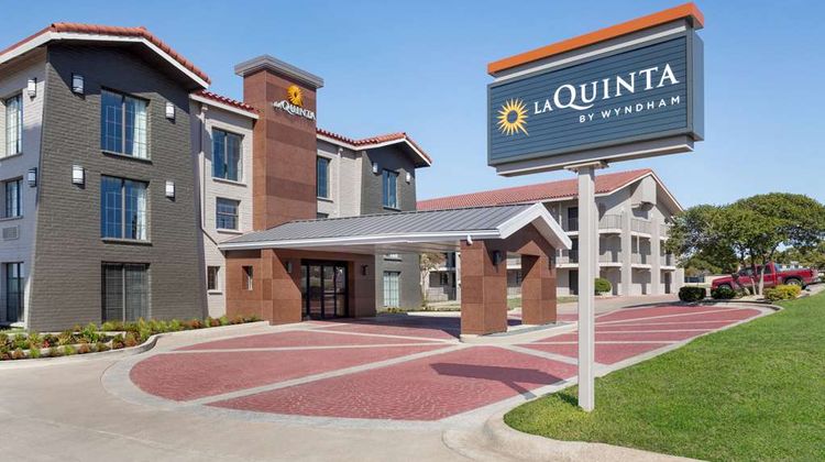 La Quinta Inn Temple Exterior