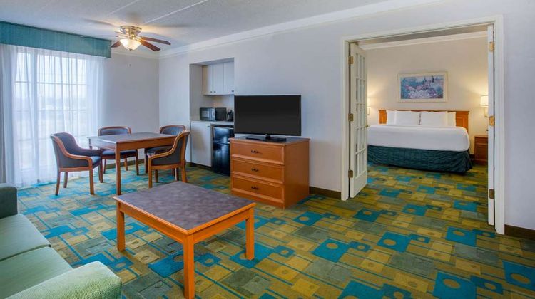La Quinta Inn Norfolk Virginia Beach Suite