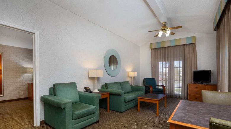 <b>La Quinta Inn Tampa Bay Airport Suite</b>. Images powered by <a href="https://iceportal.shijigroup.com/" title="IcePortal" target="_blank">IcePortal</a>.