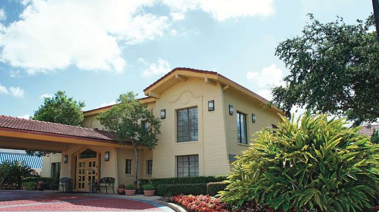 <b>Baymont by Wyndham Houston La Porte Exterior</b>. Images powered by <a href="https://iceportal.shijigroup.com/" title="IcePortal" target="_blank">IcePortal</a>.