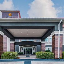 La Quinta Inn & Suites Tomball