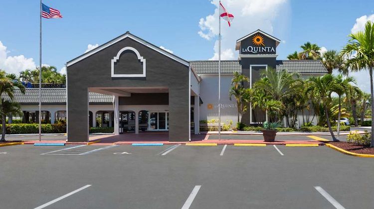 La Quinta Inn Cocoa Beach-Port Canaveral Exterior