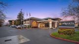 La Quinta Inn & Suites Oakland - Hayward Exterior