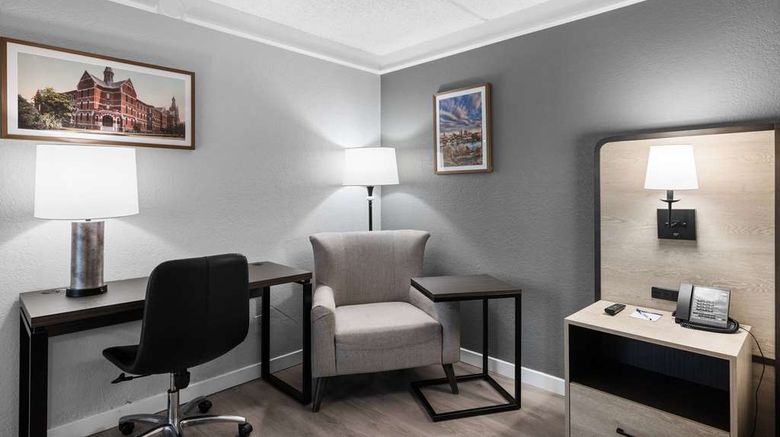 <b>La Quinta Inn Stockton Room</b>. Images powered by <a href="https://iceportal.shijigroup.com/" title="IcePortal" target="_blank">IcePortal</a>.
