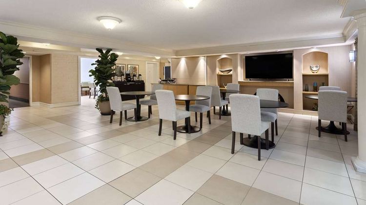 La Quinta Inn Pittsburgh Airport Lobby
