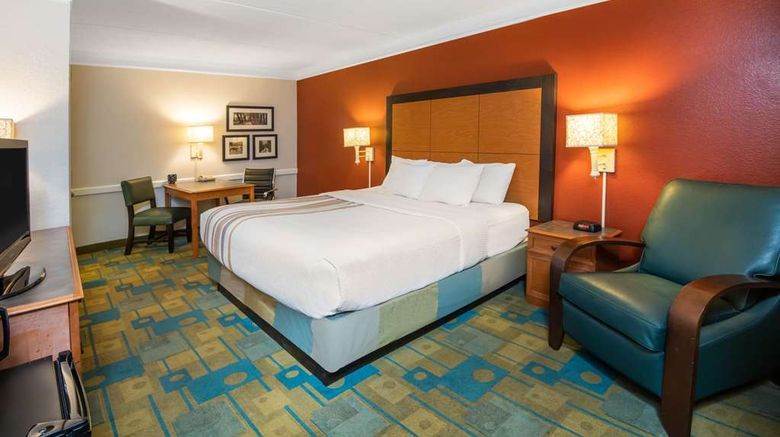 <b>La Quinta Inn Colorado Springs Room</b>. Images powered by <a href="https://iceportal.shijigroup.com/" title="IcePortal" target="_blank">IcePortal</a>.
