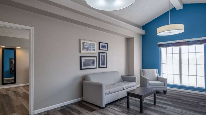 <b>La Quinta Inn Sacramento North Suite</b>. Images powered by <a href="https://iceportal.shijigroup.com/" title="IcePortal" target="_blank">IcePortal</a>.