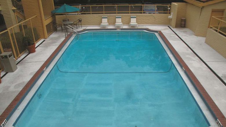 <b>La Quinta St Petersburg-Clearwater Pool</b>. Images powered by <a href="https://iceportal.shijigroup.com/" title="IcePortal" target="_blank">IcePortal</a>.