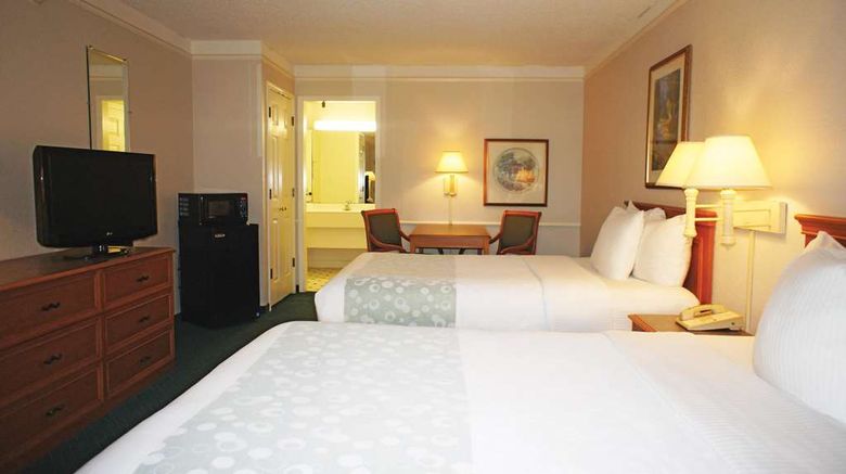 <b>La Quinta St Petersburg-Clearwater Room</b>. Images powered by <a href="https://iceportal.shijigroup.com/" title="IcePortal" target="_blank">IcePortal</a>.