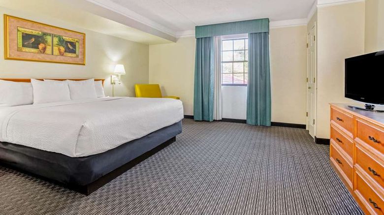 <b>La Quinta St Petersburg-Clearwater Suite</b>. Images powered by <a href="https://iceportal.shijigroup.com/" title="IcePortal" target="_blank">IcePortal</a>.