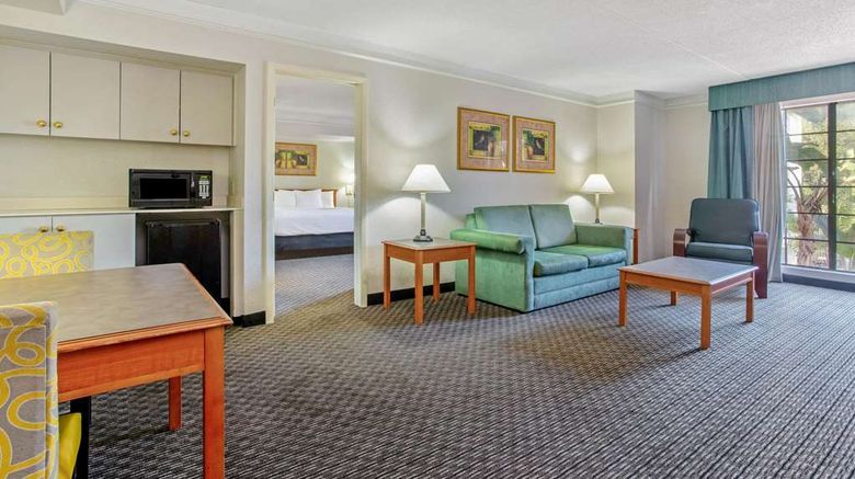<b>La Quinta St Petersburg-Clearwater Suite</b>. Images powered by <a href="https://iceportal.shijigroup.com/" title="IcePortal" target="_blank">IcePortal</a>.