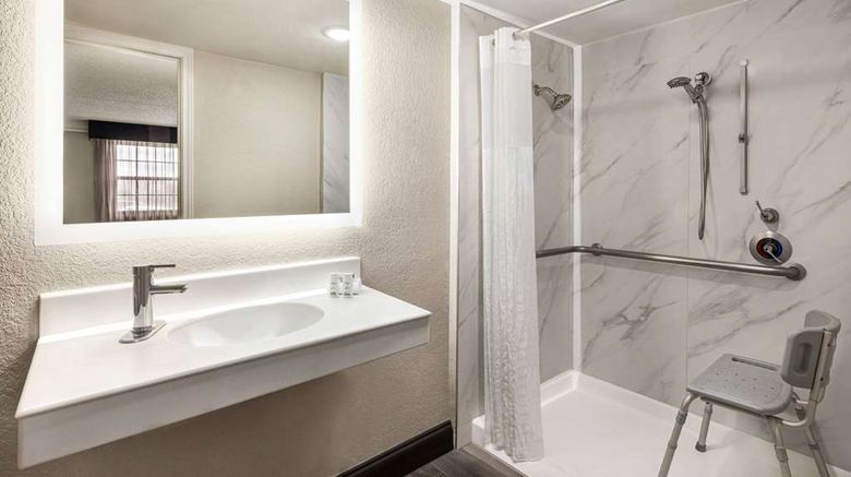 <b>La Quinta Inn San Antonio I-35 N Room</b>. Images powered by <a href="https://iceportal.shijigroup.com/" title="IcePortal" target="_blank">IcePortal</a>.