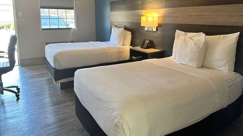 <b>Days Inn by Wyndham San Diego Vista Room</b>. Images powered by <a href="https://iceportal.shijigroup.com/" title="IcePortal" target="_blank">IcePortal</a>.
