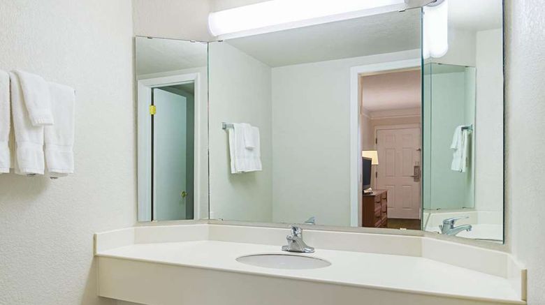<b>La Quinta Inn Denver Northglenn Room</b>. Images powered by <a href="https://iceportal.shijigroup.com/" title="IcePortal" target="_blank">IcePortal</a>.