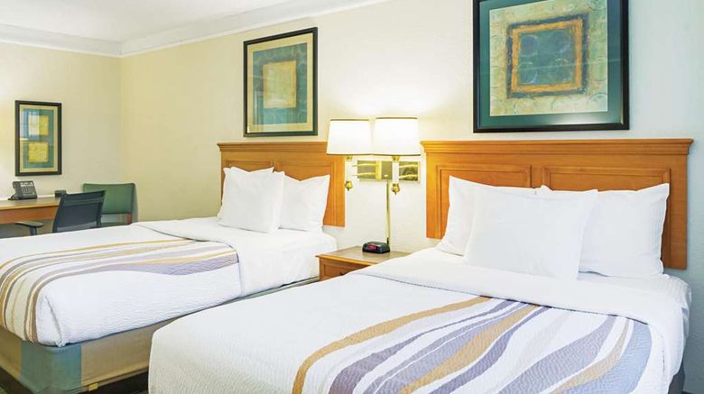 <b>La Quinta Inn Denver Northglenn Room</b>. Images powered by <a href="https://iceportal.shijigroup.com/" title="IcePortal" target="_blank">IcePortal</a>.