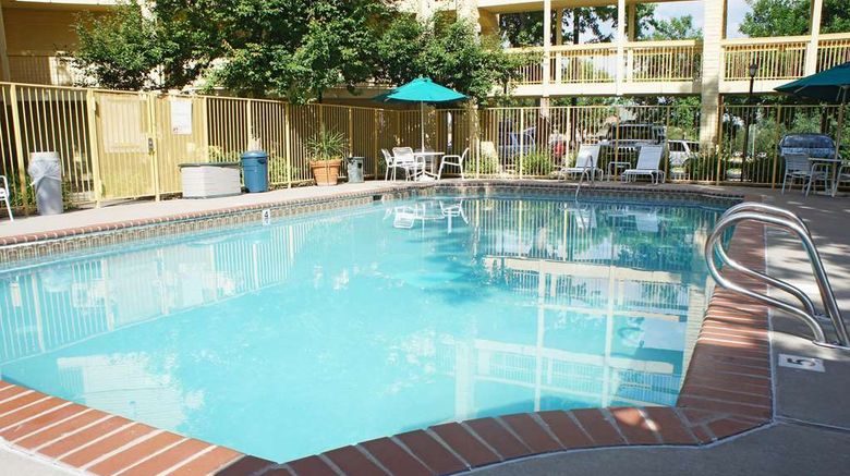 <b>La Quinta Inn Denver Northglenn Pool</b>. Images powered by <a href="https://iceportal.shijigroup.com/" title="IcePortal" target="_blank">IcePortal</a>.